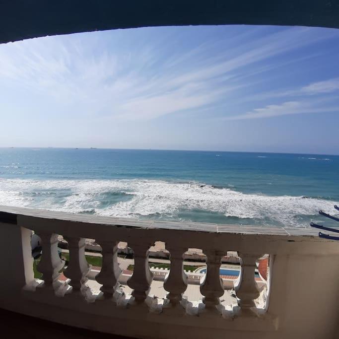 Panorama Apartment With A Charming Sea And Swimming Pool View Near Alexandria With Free Wifi شقة باطلالة ساحرة على البحر وحمام السباحة エクステリア 写真